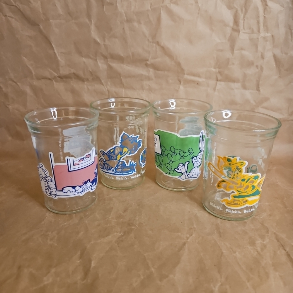 Welch's Looney Tunes Collectors Jelly Jar Glasses Set Of 4 Looney Tunes 3 & 4...